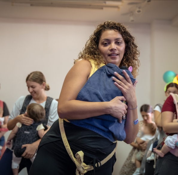 [ baby-wearing-dance ]